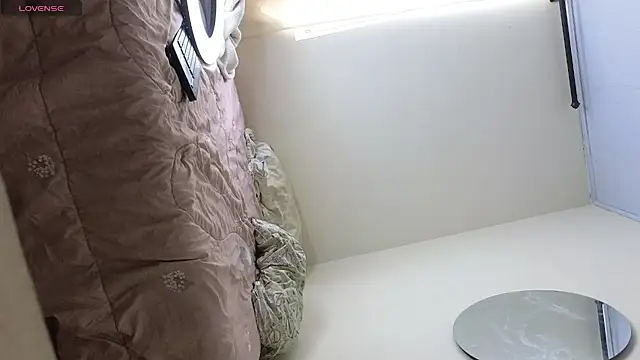 Snapshot of ViolettaSummer chatting on 10/04/25, 05:33 ViolettaSummer online show from 10/04/25, 05:33