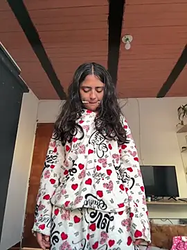 ViolettaSummer online show from 04/12/26, 12:21