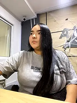 little lissiee online show from 10/12/25, 03:00