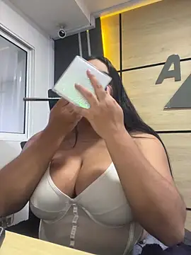 little lissiee online show from 04/05/26, 12:19