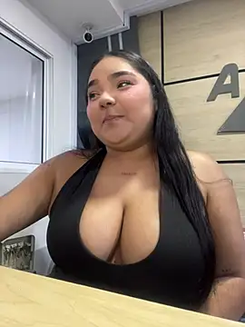 little lissiee online show from 04/19/26, 01:05