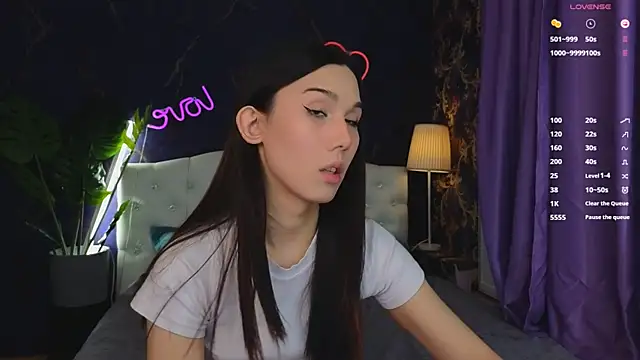 Kaia Sunshine Mia online show from 02/08/25, 03:00