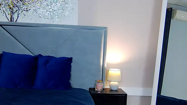 NicoleRosss online show from 10/11/25, 09:52