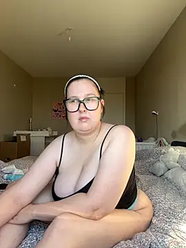 Misssmilf online show from 10/12/25, 12:15