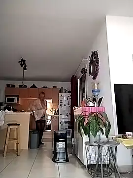 Snapshot of SoDi_Love chatting on 12/28/24, 03:58 SoDi Love online show from 12/28/24, 03:58