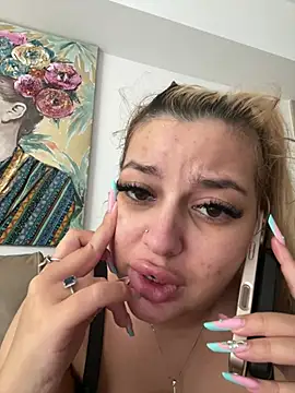 AllysonK online show from 06/04/26, 01:39