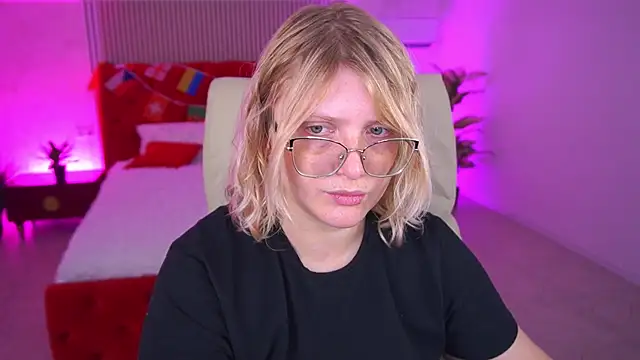 Snapshot of CoolTatis chatting on 07/14/26, 12:55 CoolTatis online show from 07/14/26, 12:55