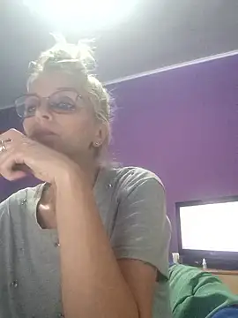 BritneyHudson online show from 09/18/25, 03:47