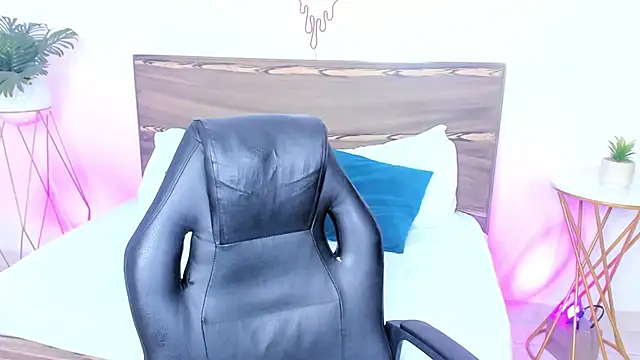 Snapshot of ivette_bocelly chatting on 01/14/25, 10:34 ivette bocelly online show from 01/14/25, 10:34