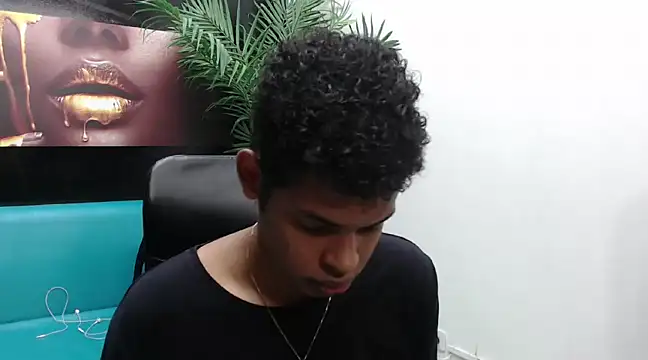 boylittle19cm online show from 03/20/25, 12:32