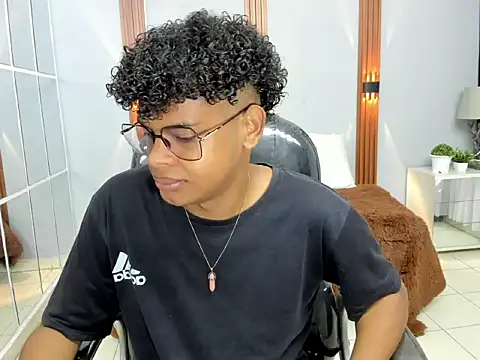 boylittle19cm online show from 09/14/25, 12:04