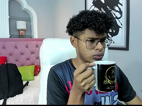 boylittle19cm online show from 09/30/25, 12:21