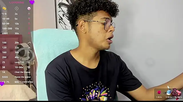 boylittle19cm online show from 10/03/25, 12:35