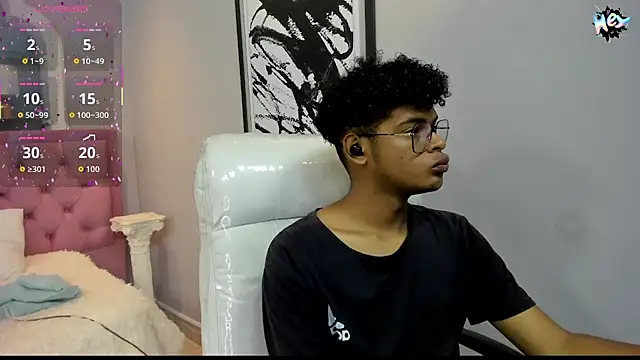 boylittle19cm online show from 10/04/25, 12:25