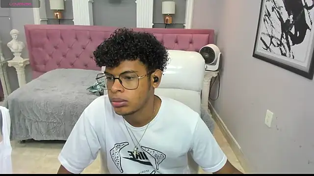 boylittle19cm online show from 10/09/25, 11:52