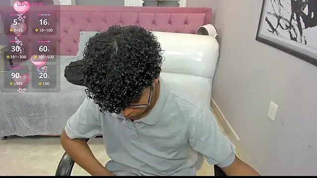 boylittle19cm online show from 10/11/25, 11:53