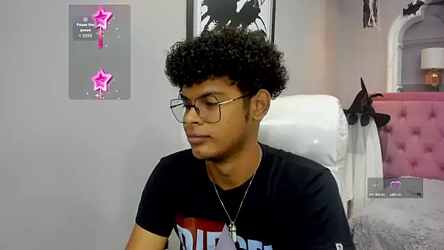 boylittle19cm online show from 10/30/25, 12:17