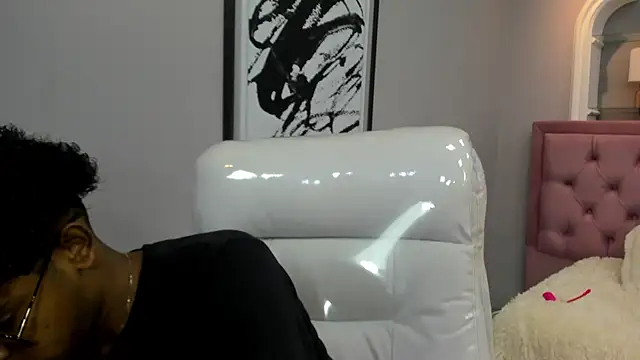 boylittle19cm online show from 11/19/25, 12:27