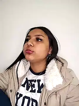 Snapshot of Alix_sweet22 chatting on 12/13/24, 08:58 Alix sweet22 online show from 12/13/24, 08:58