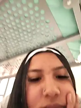 Snapshot of Alix_sweet22 chatting on 12/27/24, 02:54 Alix sweet22 online show from 12/27/24, 02:54