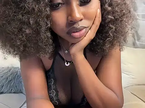 Snapshot of Chocolate_queen2 chatting on 07/23/26, 04:32 Chocolate queen2 online show from 07/23/26, 04:32