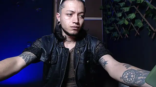 Dicaprioo  online show from 10/24/25, 05:48