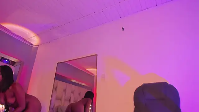 EmilyHaan online show from 01/15/25, 02:17