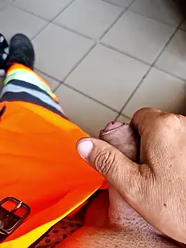 Szeltolo001 online show from 09/19/25, 12:28