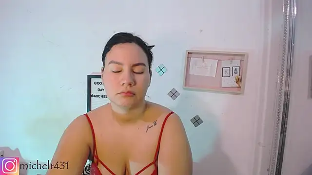 Snapshot of Mia__reys chatting on 09/22/25, 12:18 Mia reys online show from 09/22/25, 12:18