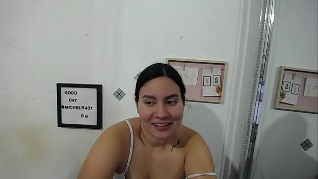 Snapshot of Mia__reys chatting on 10/14/25, 02:34 Mia reys online show from 10/14/25, 02:34