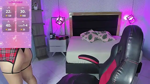 delilaquinn online show from 02/13/25, 12:21