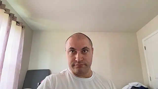 SluggishChase99 online show from 06/05/26, 05:18