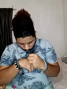 Snapshot of Dj-yefri-pauta chatting on 12/03/24, 06:15 Dj-yefri-pauta online show from 12/03/24, 06:15