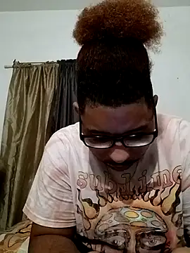 Snapshot of Dj-yefri-pauta chatting on 02/01/25, 11:48 Dj-yefri-pauta online show from 02/01/25, 11:48