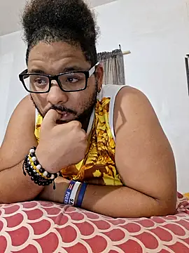 Snapshot of Dj-yefri-pauta chatting on 09/10/25, 09:26 Dj-yefri-pauta online show from 09/10/25, 09:26