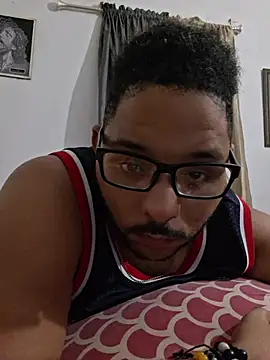 Snapshot of Dj-yefri-pauta chatting on 10/10/25, 01:15 Dj-yefri-pauta online show from 10/10/25, 01:15