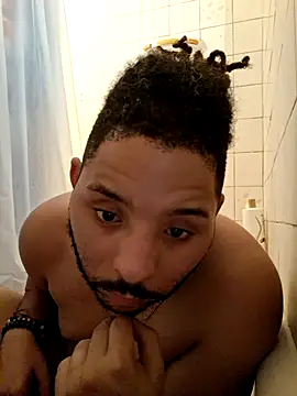 Snapshot of Dj-yefri-pauta chatting on 10/13/25, 06:41 Dj-yefri-pauta online show from 10/13/25, 06:41