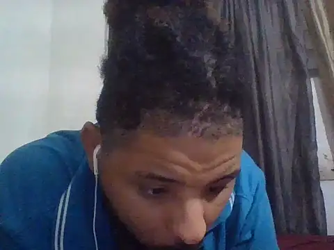 Snapshot of Dj-yefri-pauta chatting on 11/13/25, 03:16 Dj-yefri-pauta online show from 11/13/25, 03:16