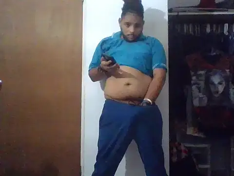 Snapshot of Dj-yefri-pauta chatting on 11/13/25, 04:39 Dj-yefri-pauta online show from 11/13/25, 04:39