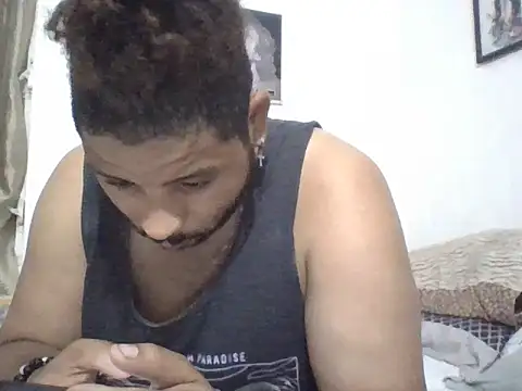 Snapshot of Dj-yefri-pauta chatting on 05/06/26, 02:29 Dj-yefri-pauta online show from 05/06/26, 02:29