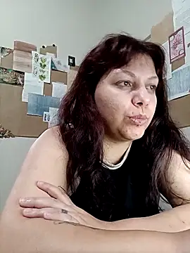 Snapshot of bbyedarling chatting on 09/10/25, 01:49 bbyedarling online show from 09/10/25, 01:49