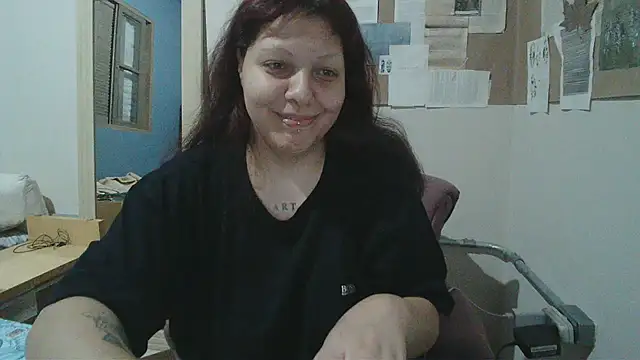 Snapshot of bbyedarling chatting on 10/27/25, 12:58 bbyedarling online show from 10/27/25, 12:58