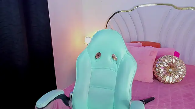 EmmaCrush online show from 02/04/25, 10:34