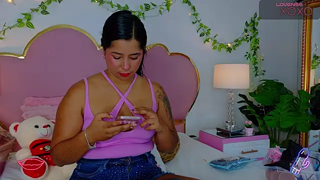 EmmaCrush online show from 11/11/25, 09:04