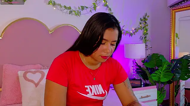 EmmaCrush online show from 12/05/25, 08:49