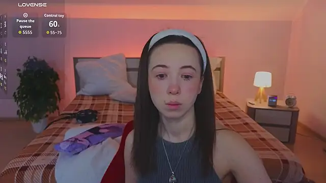 Hayle Hill online show from 03/25/26, 01:11