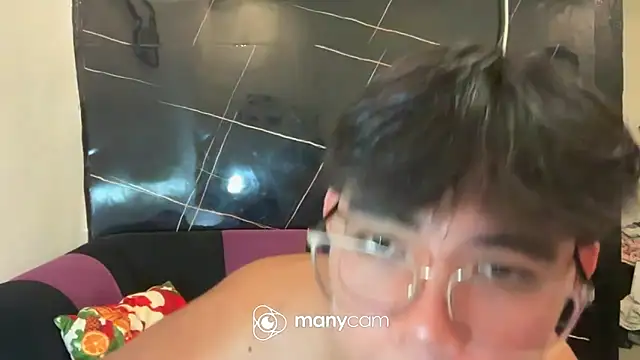 hoenika online show from 02/07/26, 01:59