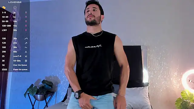 Snapshot of Valentinoford chatting on 12/09/24, 05:40 Valentinoford online show from 12/09/24, 05:40