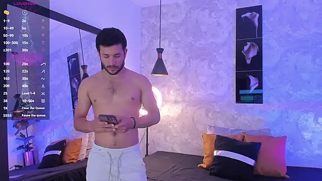 Snapshot of Valentinoford chatting on 12/19/24, 06:45 Valentinoford online show from 12/19/24, 06:45