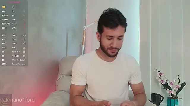 Snapshot of Valentinoford chatting on 01/31/25, 05:53 Valentinoford online show from 01/31/25, 05:53